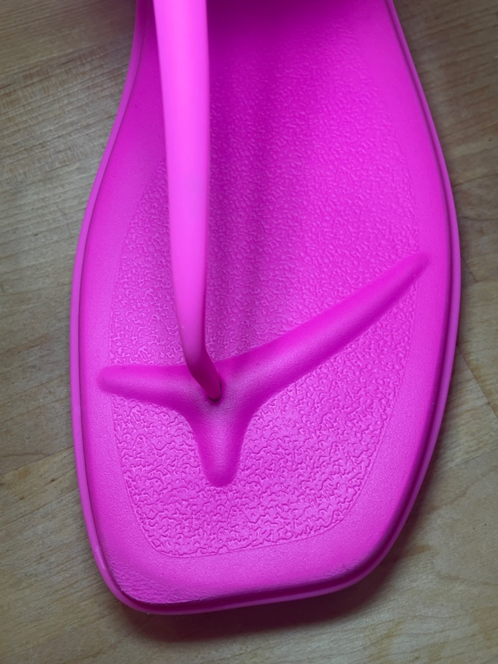 Crocs Women's Miami Thong Flip hot pink sandals size 11 - Picture 10 of 16